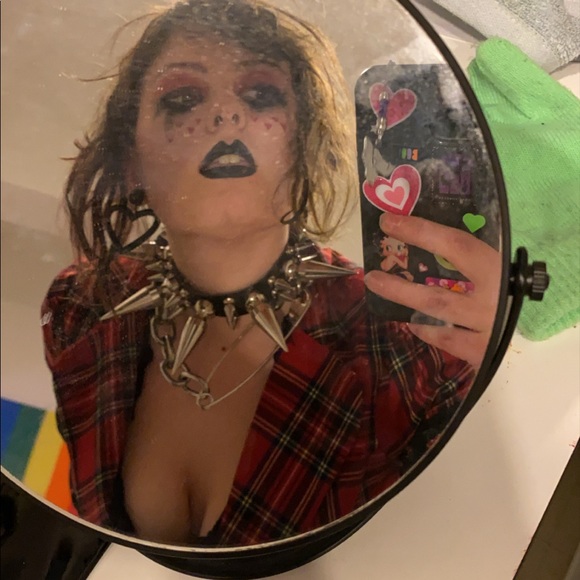 Meet your Posher, Veronica - Picture 1 of 1